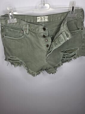 Free People We The Free 31 Green Distressed Denim Shorts Button Fly Raw Hem